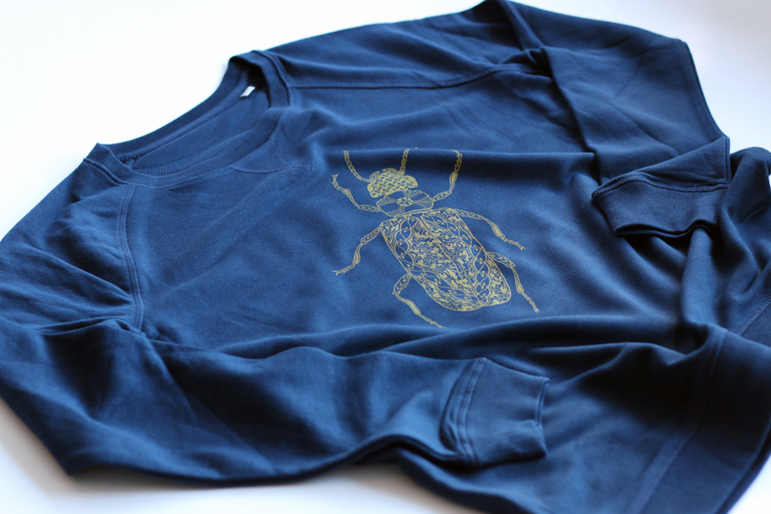 Women - Navy blue with golden Beetle - XL (SWA085)