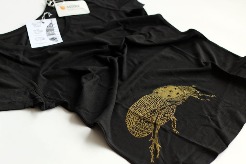 Women - Black with golden Scarab beetle - XS (TS059)