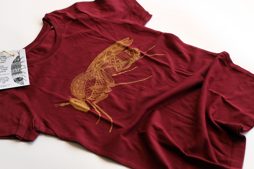 T-shirt - Girls - Burgundy with golden Long-legged fly - 7-8yrs (TSC048)