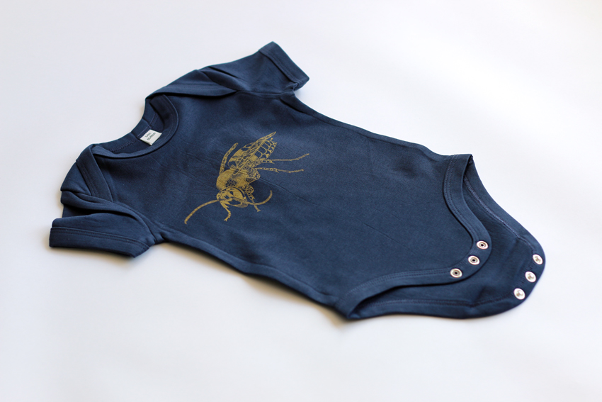 Bodysuit - Navy with golden hornet - 3-6mths (B009)