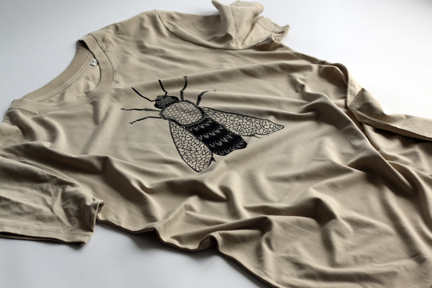 Men - Desert dust with black Bee - S (TS029)