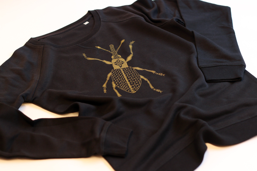 Women - Black with golden Weevil - M (SWA088)