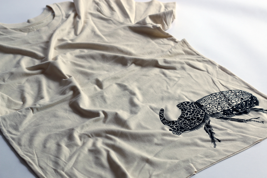 Men - Natural raw with black Rhinoceros beetle - M (TS023)