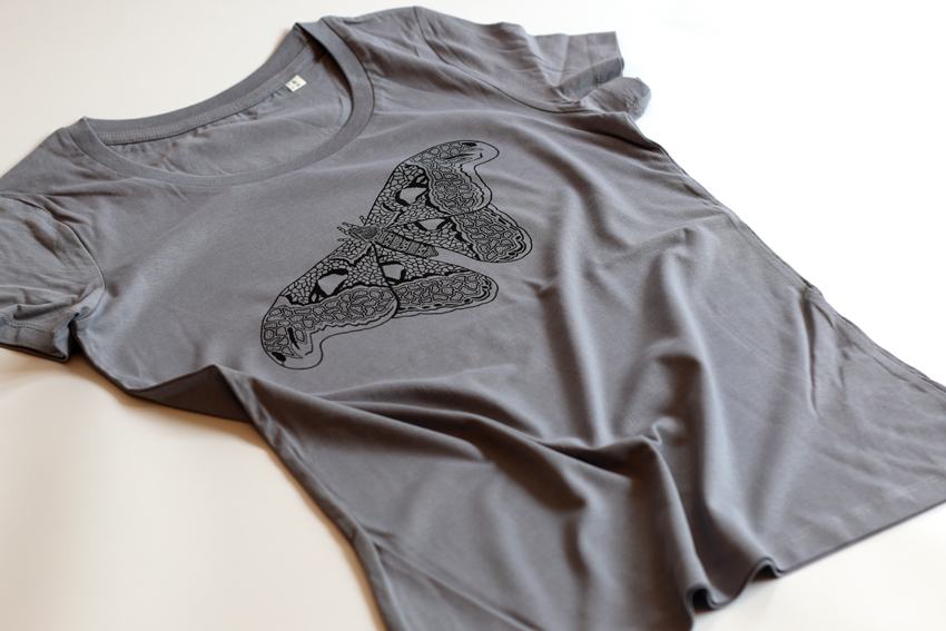 Women - Lava grey with black Atlas moth - S (TS066)